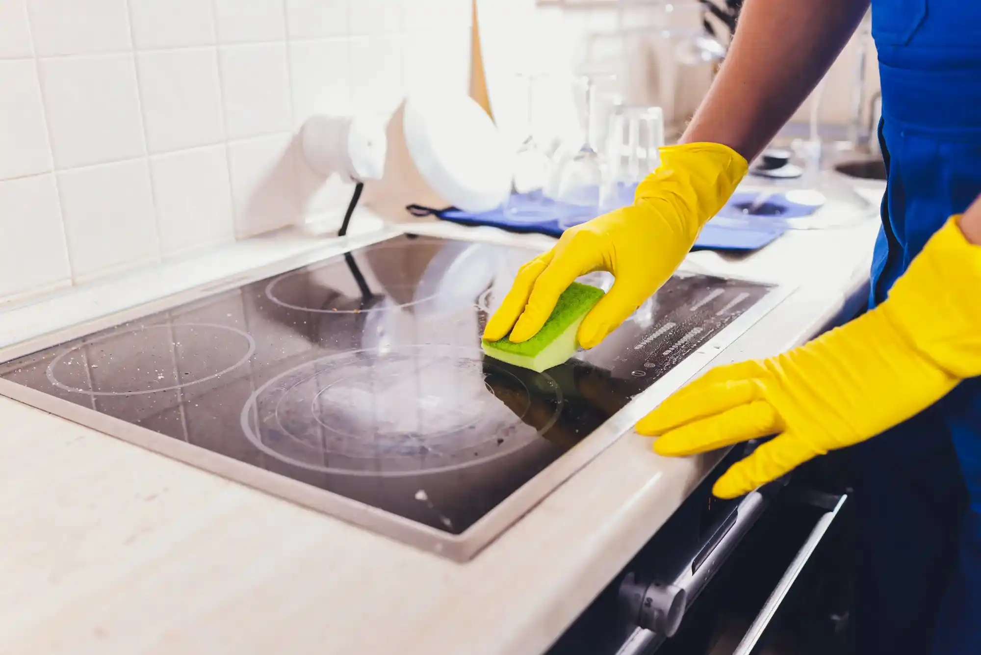 How to Clean Kitchen Hob